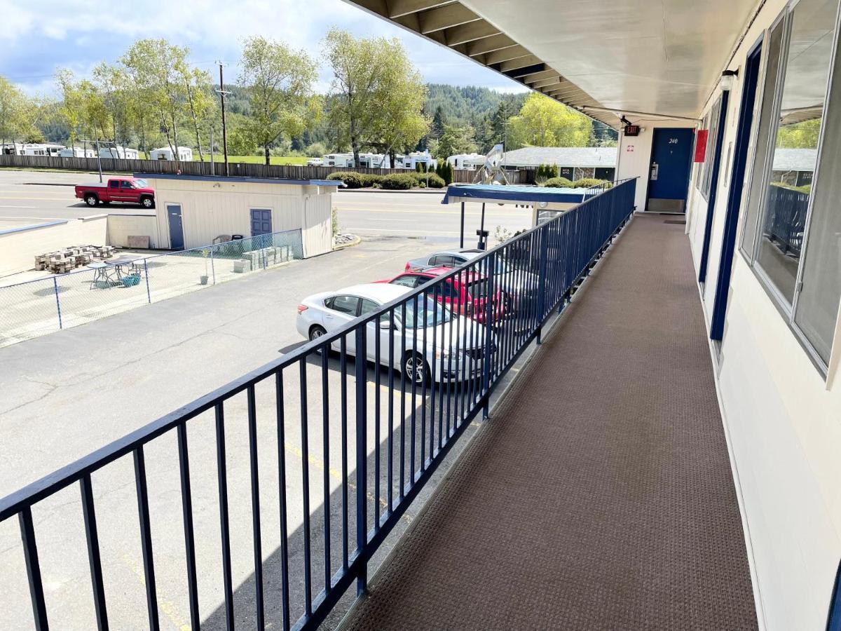 Economy Inn Reedsport Eksteriør billede